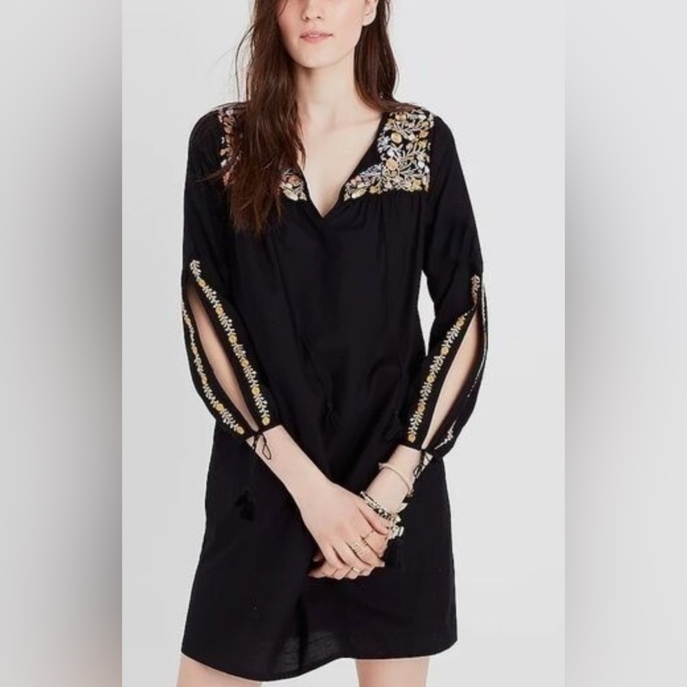 #8460. Madewell Women's Black Peasant Dress w/Embroidery & Tassels. Size M